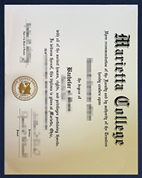 Which fake Marietta College diploma of Bachelor does better?